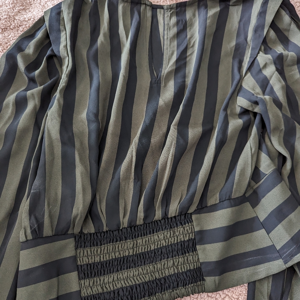 Express Striped Blouse - NWT Small - Picture 7 of 8
